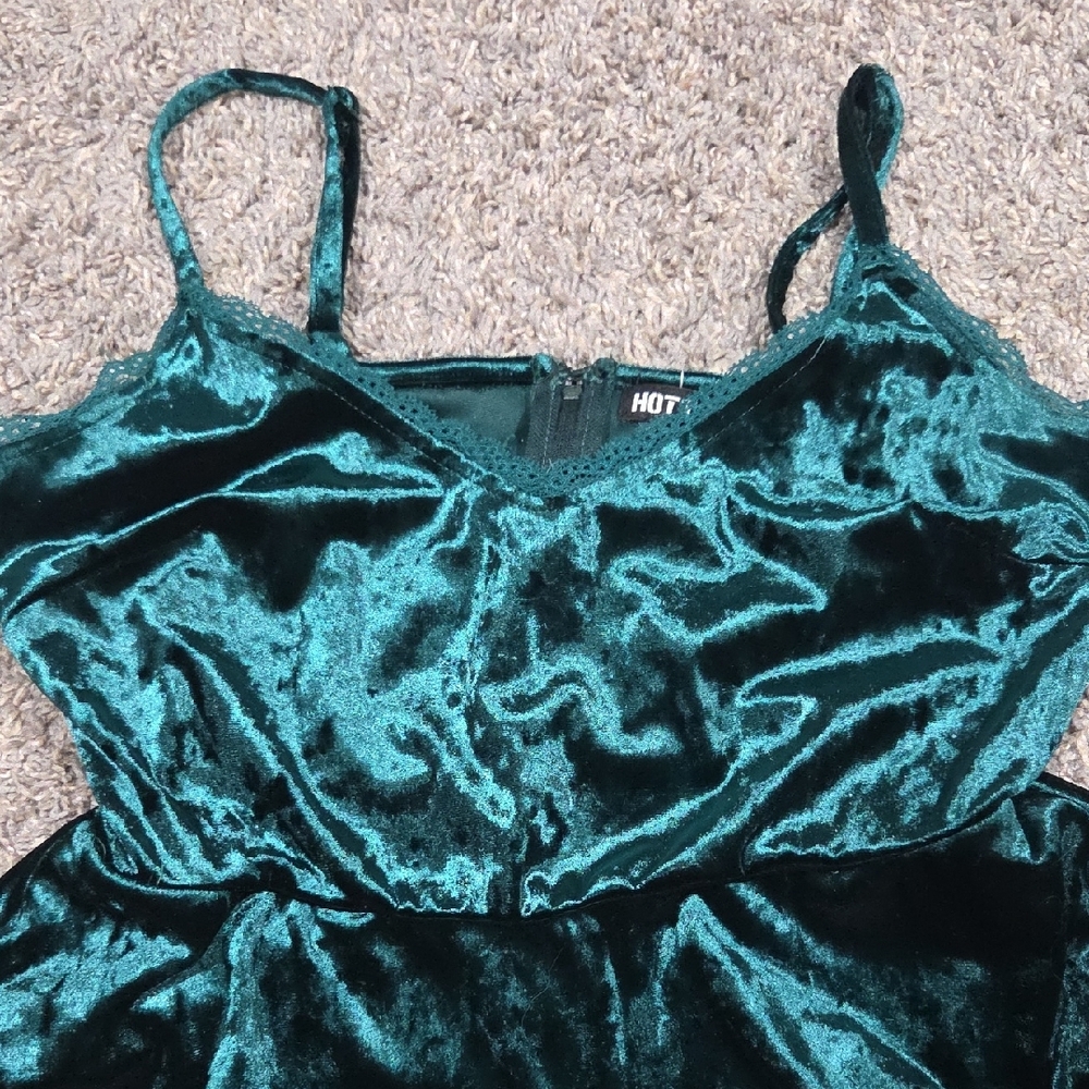 Hot Topic Green Velvet Dress - Picture 2 of 3